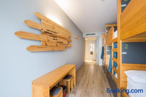 Posto Letto in Dormitorio Misto con 6 Letti