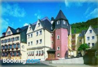 Bernkastel-Kues est votre. Parfait!