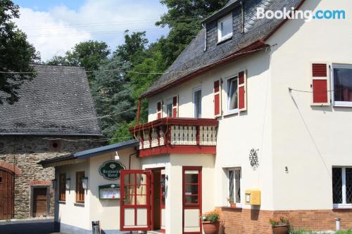 In posizione incredibile e terrazza a Halsenbach. Perfetto per una persona