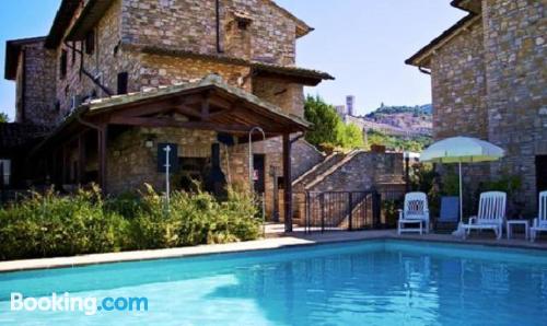 Appartamento con piscina e terrazza, a Assisi
