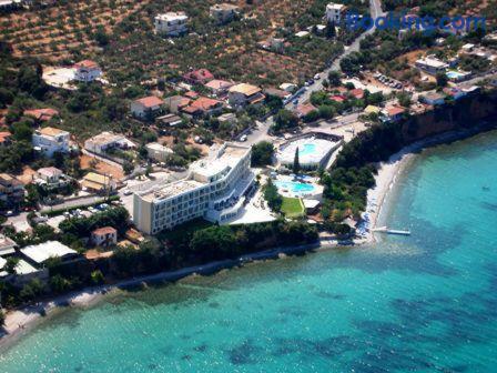 Kalamata à vos pieds! Piscine!