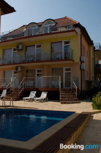 Appartement avec piscine. À Sozopol.