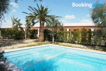 Apartment with internet. Enjoy your swimming pool in Bisceglie!