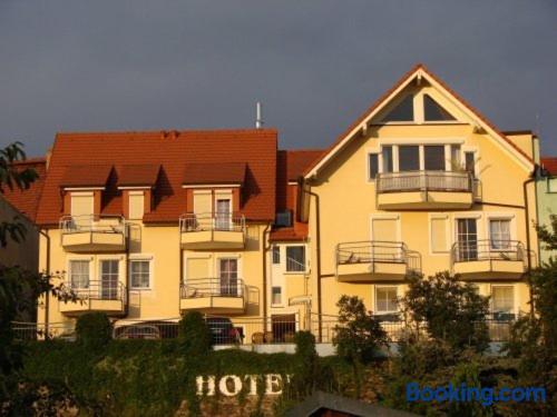 Goed gelegen appartement, met terras