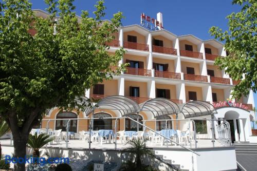 Appartement praktisch een centrale positie, met terras