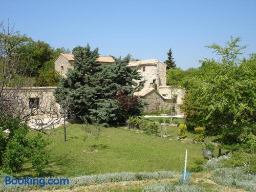 Tierfreundlich Ferienwohnung. In La Roque-sur-Pernes