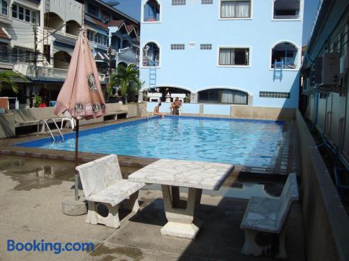 Appartement avec piscine et terrasse. Hua Hin à vos pieds