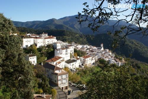 Grand appartement à Genalguacil. Chiens bienvenus