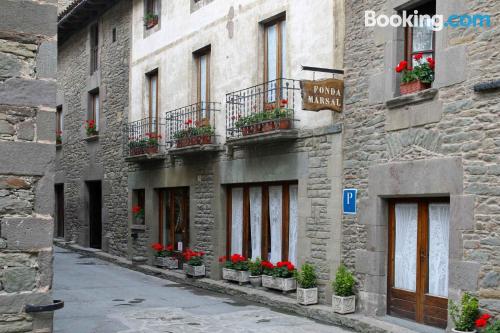 Petit appartement à Rupit. Terrasse et Wifi!