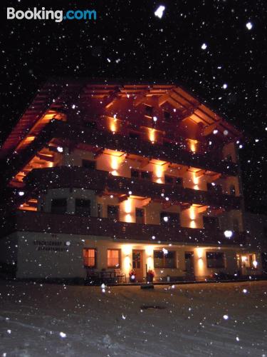 Ample appartement. Terrasse!