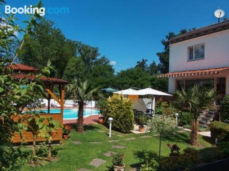 Appartement avec terrasse. À Bad Bellingen