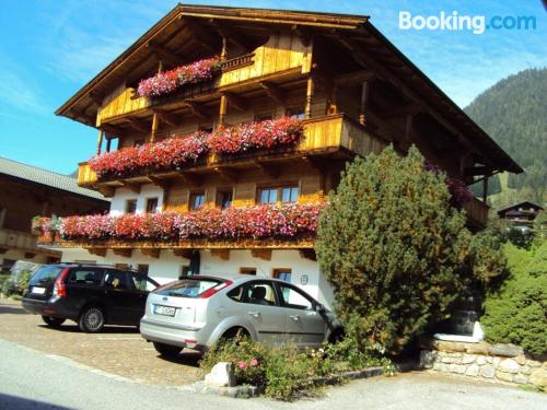 Appartement avec terrasse. Alpbach à vos pieds!.