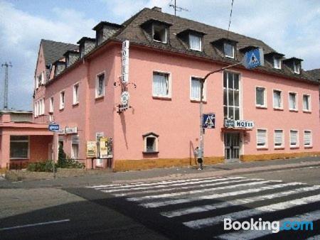 Dog friendly home in Andernach for two people