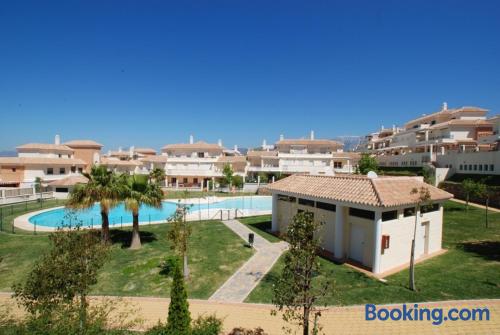 Appartement avec piscine. À Caleta De Velez