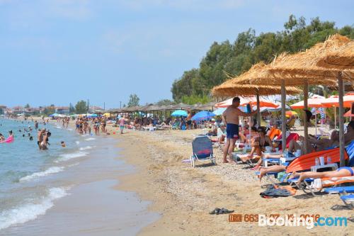 Appartamento con terrazza. Paralia Dionysiou per voi!