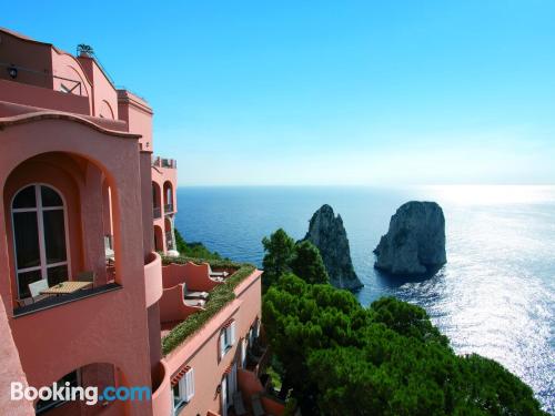 Appartement een centrale positie. Capri is votrer!