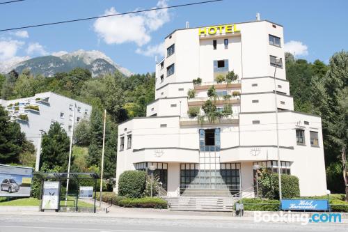 Pratique appartement pour deux personnes. Terrasse et Wifi!