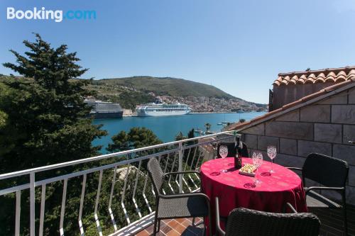 Appartement avec terrasse et Wifi à Dubrovnik. Idéal pour 5 personnes ou plus