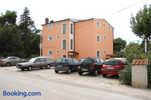 Ample appartement avec deux chambres. Zadar est votre