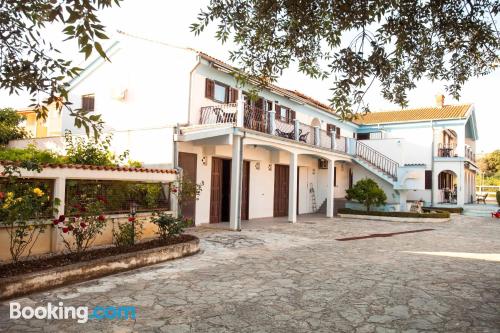 Appartement avec terrasse. Biograd Na Moru à vos pieds