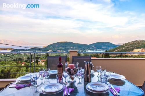 Appartement à Nydri. Idéal pour les familles!