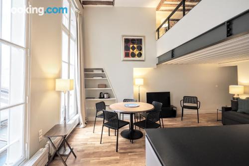 Grand appartement avec 2 chambres à Paris