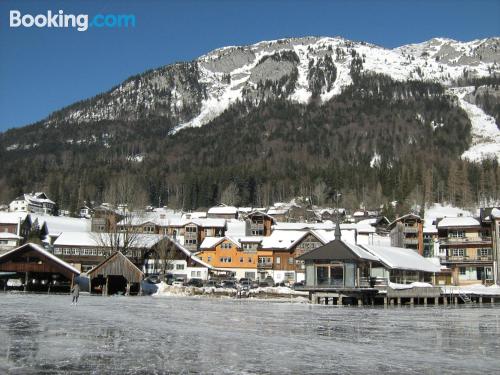 Spacieux appartement avec deux chambres à Grundlsee