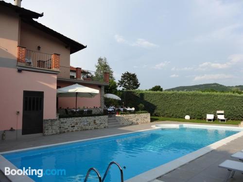 Appartement avec terrasse. Torre Bormida à vos pieds