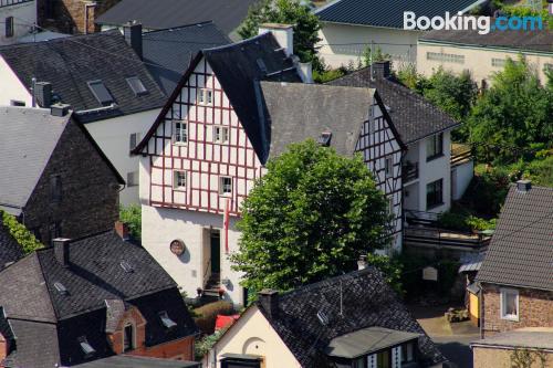 Appartement de 1 pièce près de toutes les attractions. Avec terrasse!