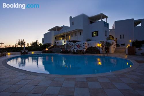 Apartamento com Wi-fi. Terraço e piscina