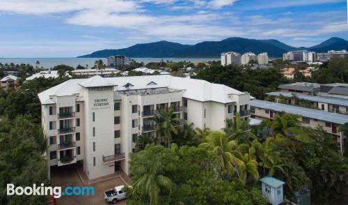 Espacioso apartamento en Cairns con terraza y internet