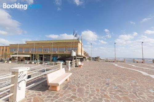 Apartamento com terraço em Torvaianica.