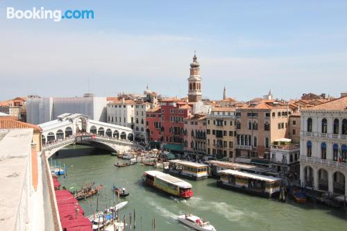 Amplo apartamento em excelente posição em Veneza
