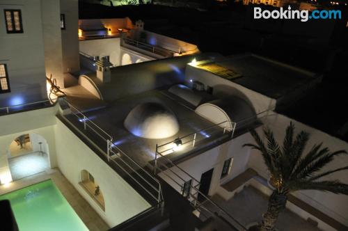 Homey home. Enjoy your swimming pool in Houmt Souk!