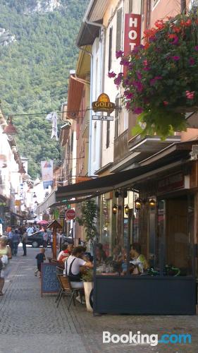 Moutiers à vos pieds. Terrasse et Wifi!