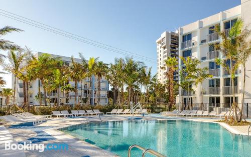Apartamento con terraza y internet en Fort Lauderdale. ¡Ideal parejas!