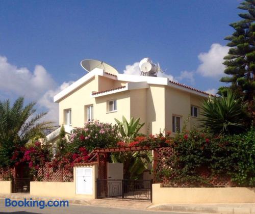 3-Zimmer-Appartement in Peyia. 200m2!