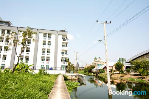 Klein Apt 2 Personen. In Bang Phli