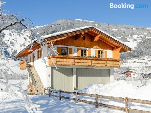 Confortable appartement avec 2 chambres à Zell am Ziller