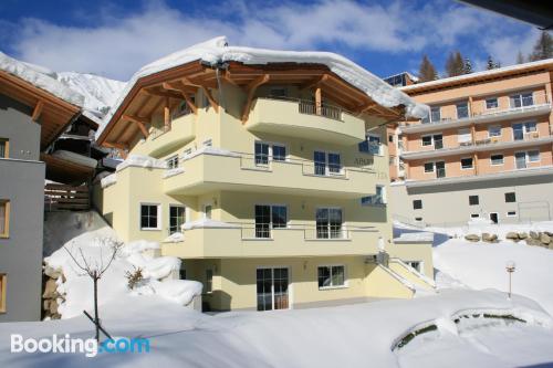 Apartamento práctico en Sankt Anton am Arlberg con internet y terraza