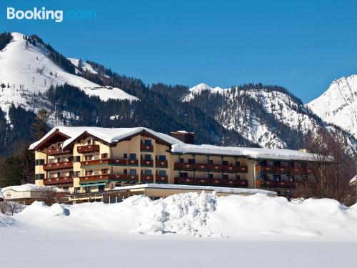 Vicino a tutte le attrazioni e terrazza a Pertisau. Internet!