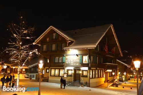 Apartamento com terraço em Gstaad