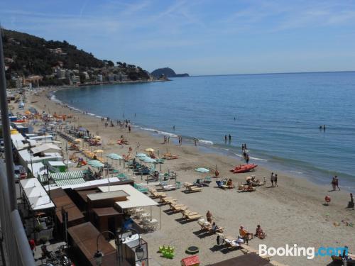 Près de toutes les attractions et terrasse à Alassio. Chauffage