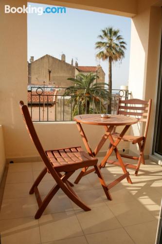 Petit appartement dans une position centrale. Cannes est votre!