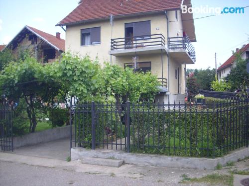Práctico apartamento en Soko Banja, céntrico