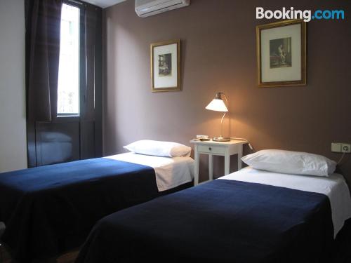 Place for solo travelers in Barcelona with internet