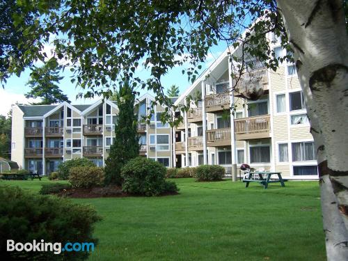 Apartamento en Gilford con piscina