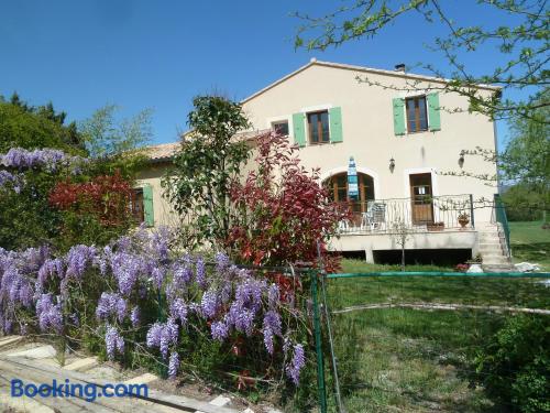 Apartamento de três dormitórios. Terraço!