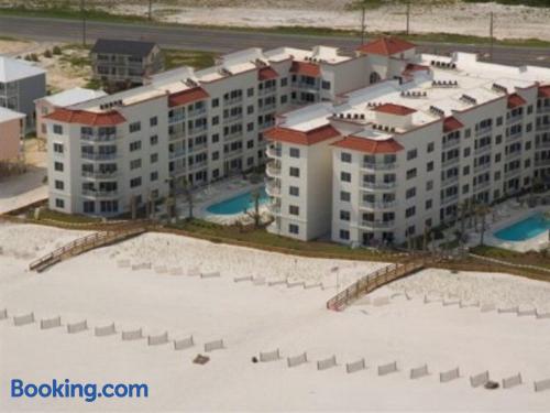 Apartamento de 111m2 en Gulf Shores con piscina