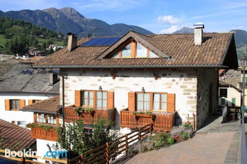 Centraal Castello di fiemme appartement. Met terras!